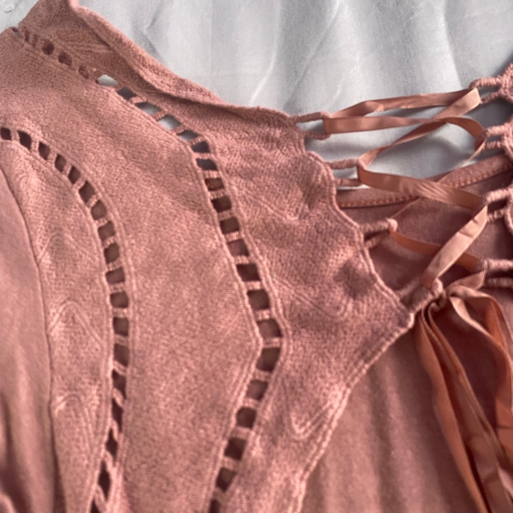 Chic Lace-Up Back Y2K Top in Mauve Medium - Picture 4 of 7